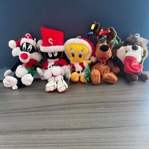 NWT Looney‎ Tunes Christmas Plush Set – Marvin the Martian, Taz, Tweety, Scooby